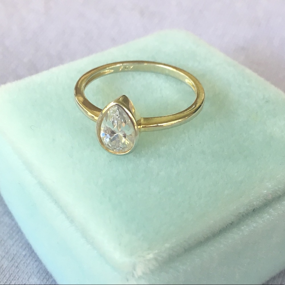 ✨Gold tone cz ring